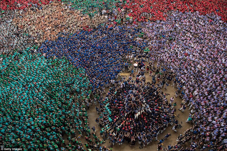 the tallest human tower 17 (1)