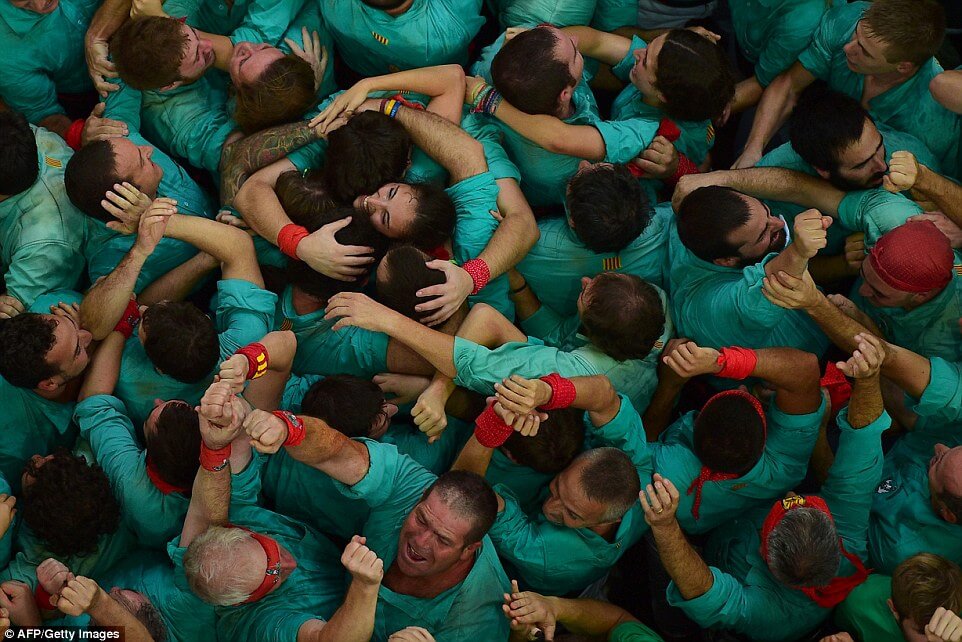 the tallest human tower 18 (1)