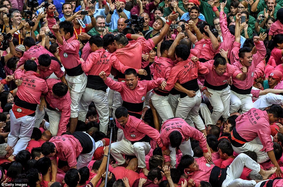 the highest human tower 26 (1)