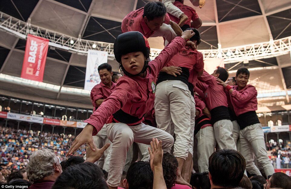 the highest human tower 28 (1)