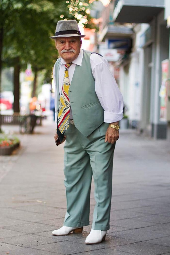 83 Year Old Tailor Wears Different Suit Every Day And Was Captured By ...