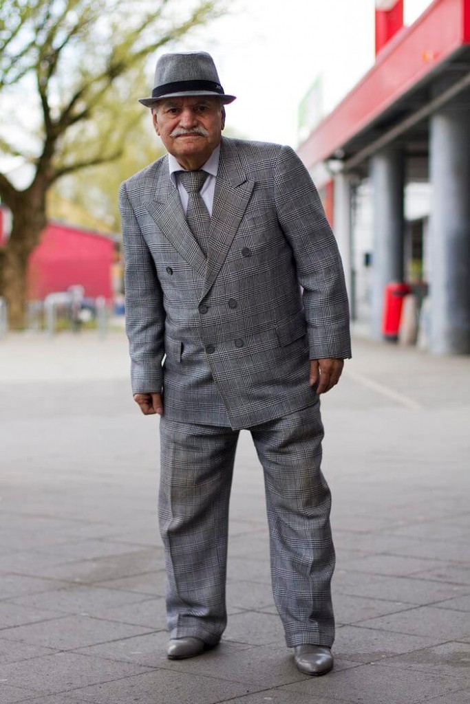 83 Year Old Tailor Wears Different Suit Every Day And Was Captured By ...