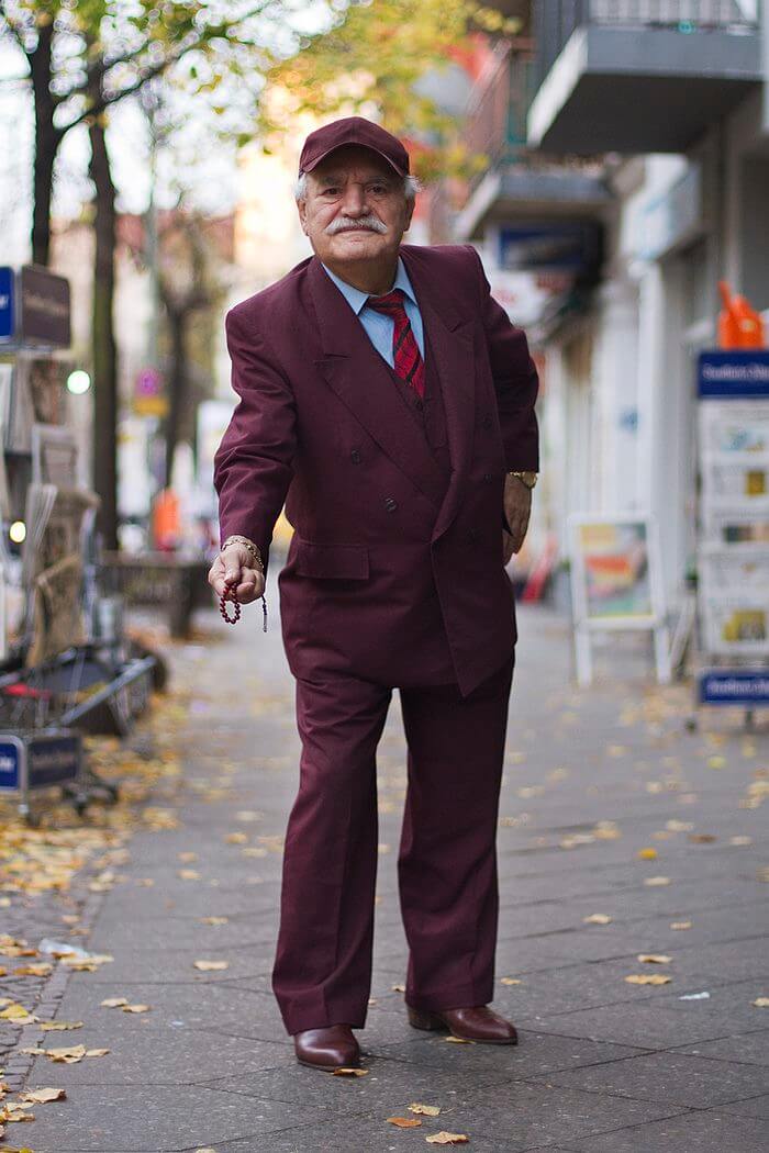 83 Year Old Tailor Wears Different Suit Every Day And Was Captured By ...