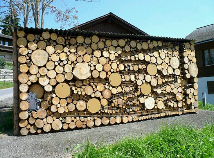 log pile art 13