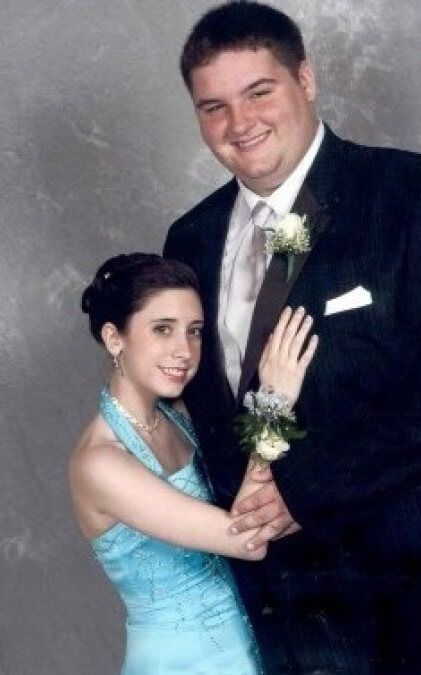 31 Awkward Prom Photos That Will Make You Miss High School