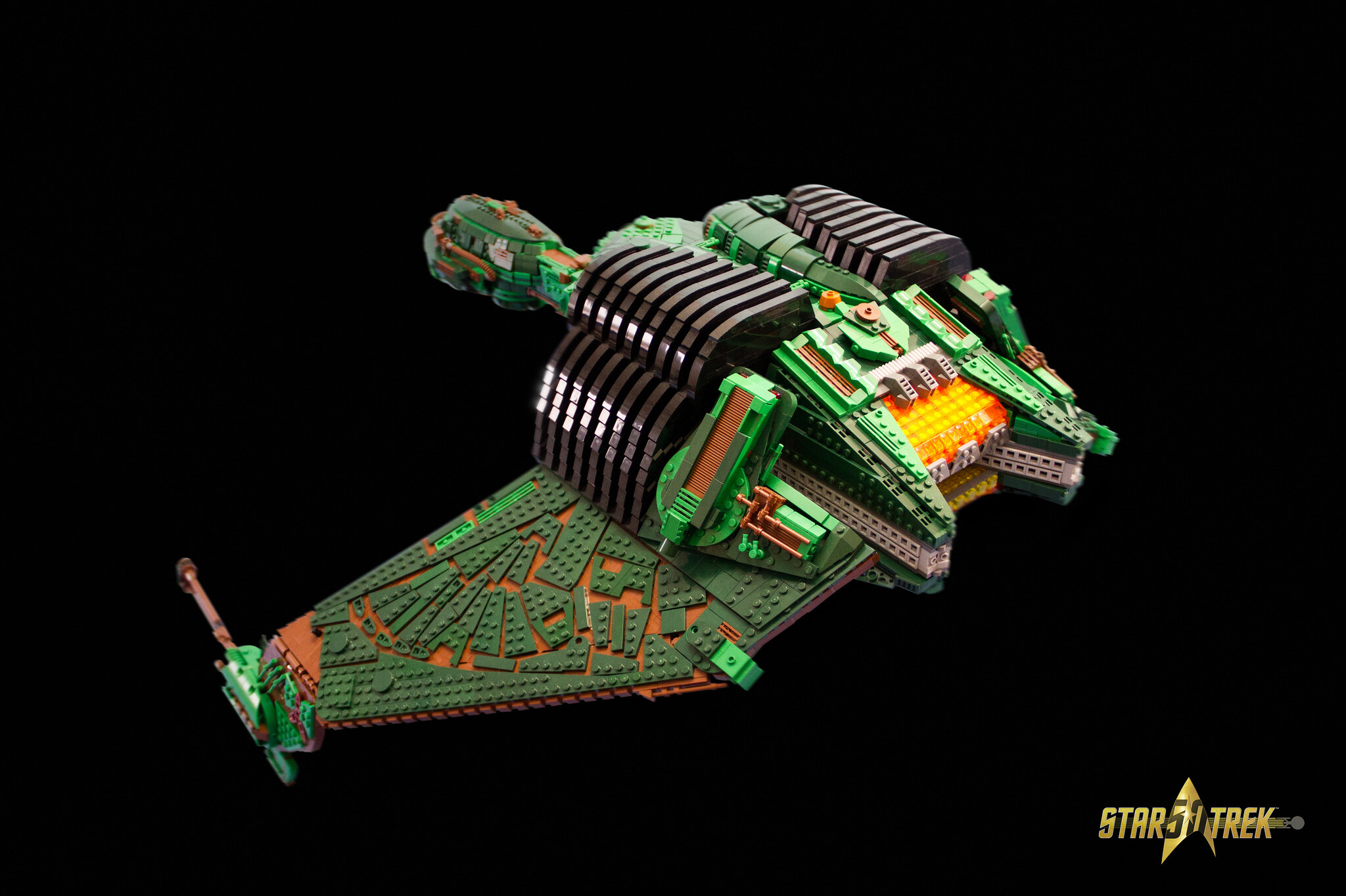 LEGO Klingon Bird Of Prey Built From 25,000 LEGO Bricks