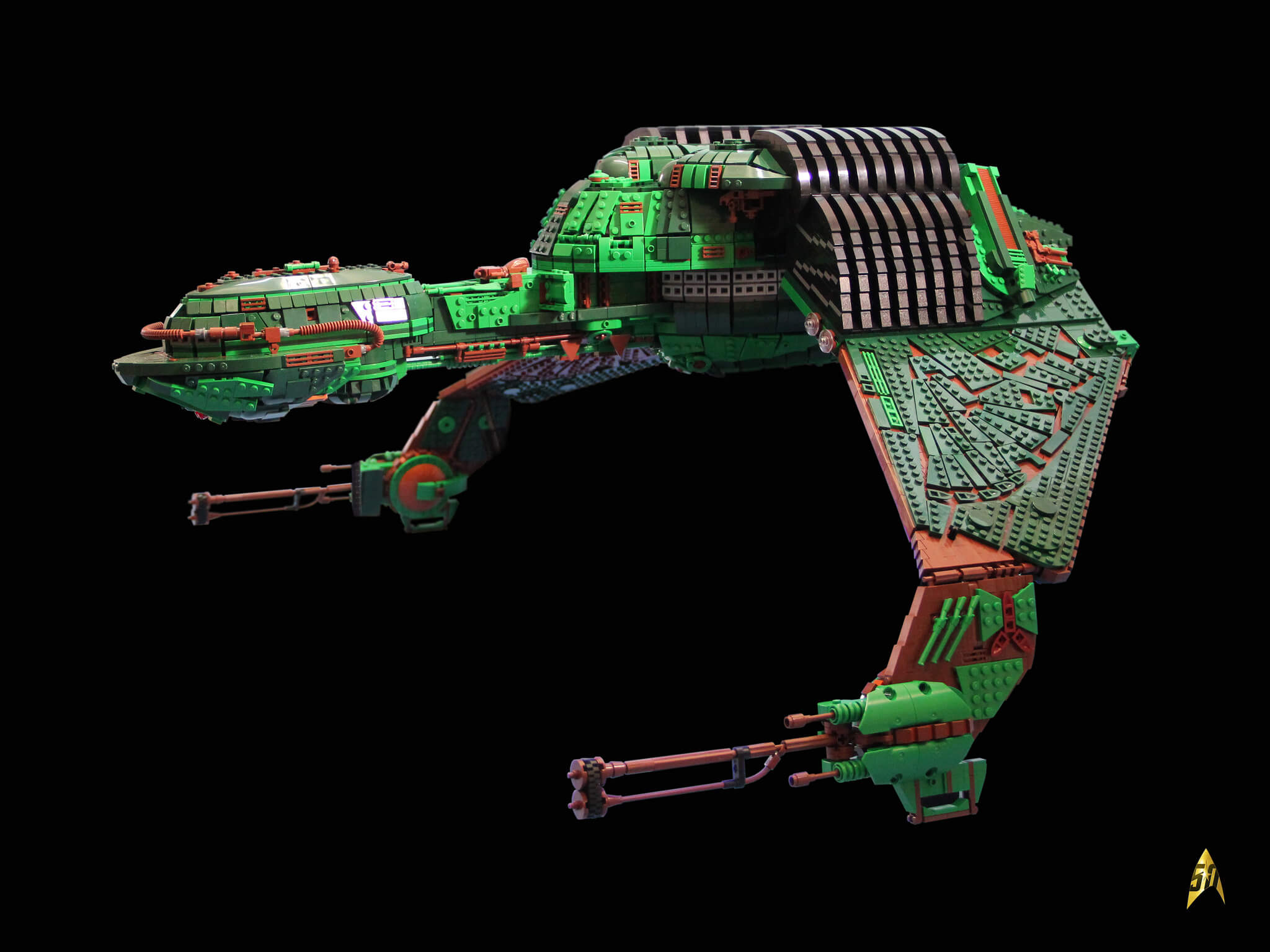 LEGO Klingon Bird Of Prey Built From 25,000 LEGO Bricks