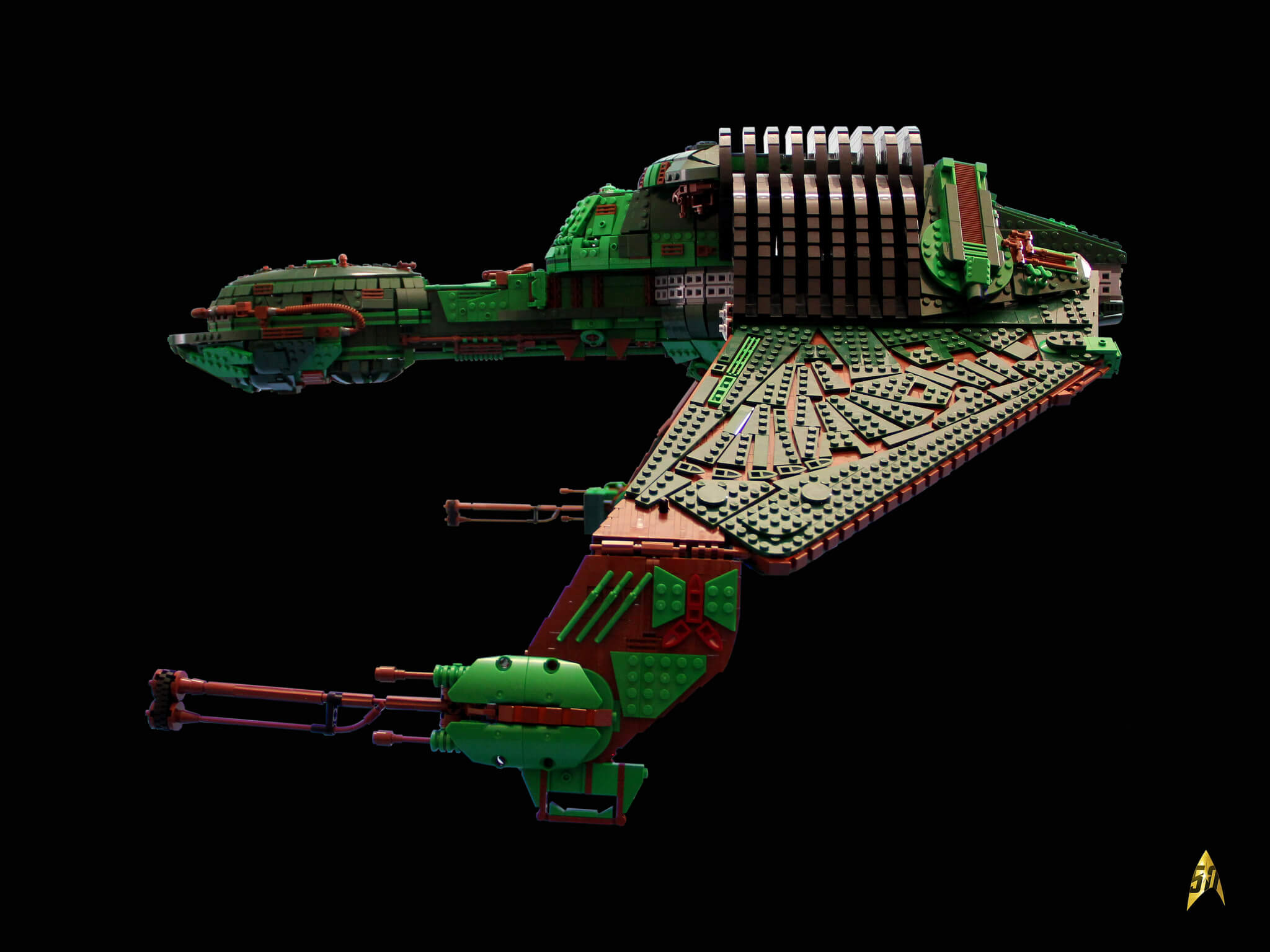 LEGO Klingon Bird Of Prey Built From 25,000 LEGO Bricks