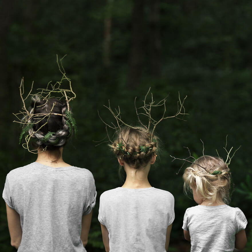 Mother Of Two Daughters Takes Adorable Photos Wearing Matching Clothes