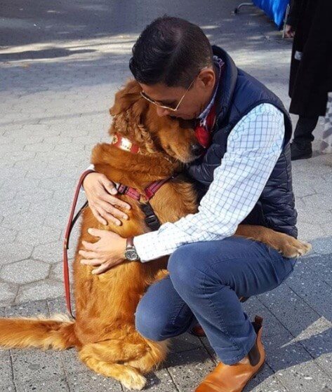 dog Giving People Hugs 4 (1)