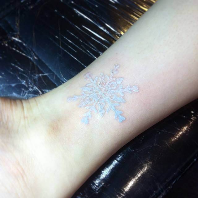 50 White Ink Tattoos That Redefine What Beautiful Is