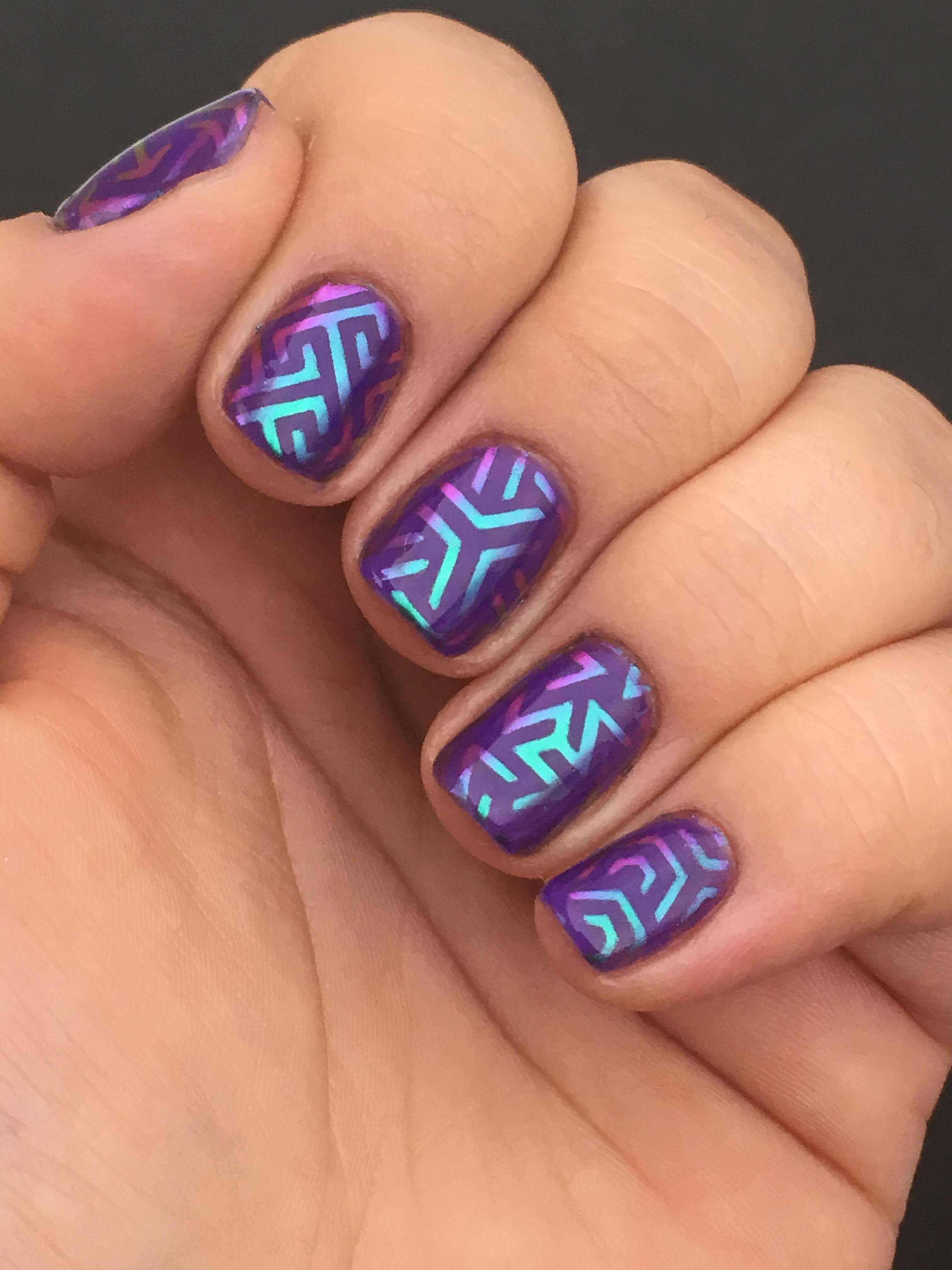 Learn How To Make This Cool Geometric Nail Art With Thermal Color