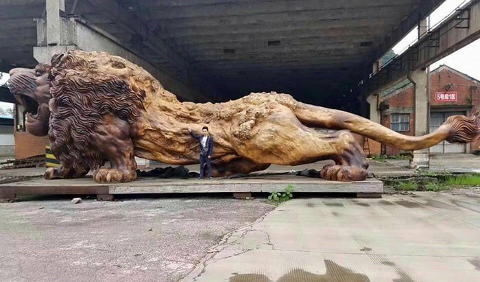 Lion sculpture