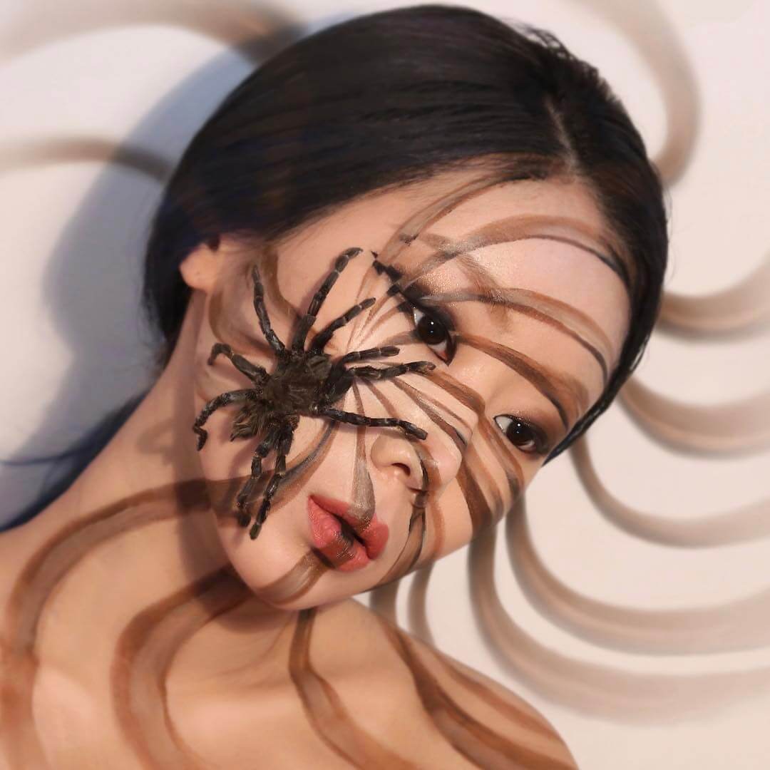 Artist Dain Yoon Transforms Herself Into Mind Bending Optical Illusions Without Using Photo 