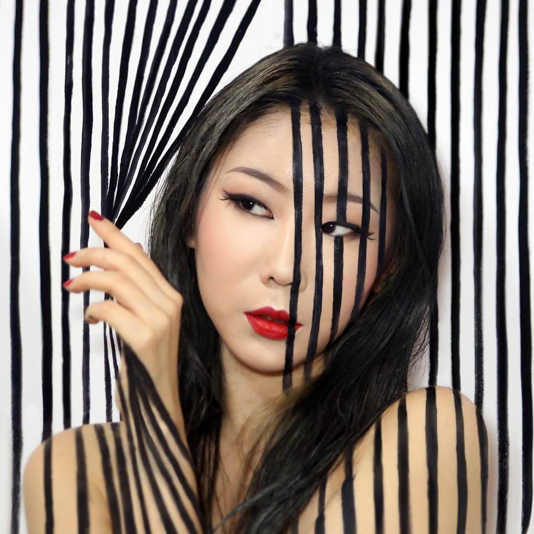 Artist Dain Yoon Transforms Herself Into Mind Bending Optical Illusions Without Using Photo 