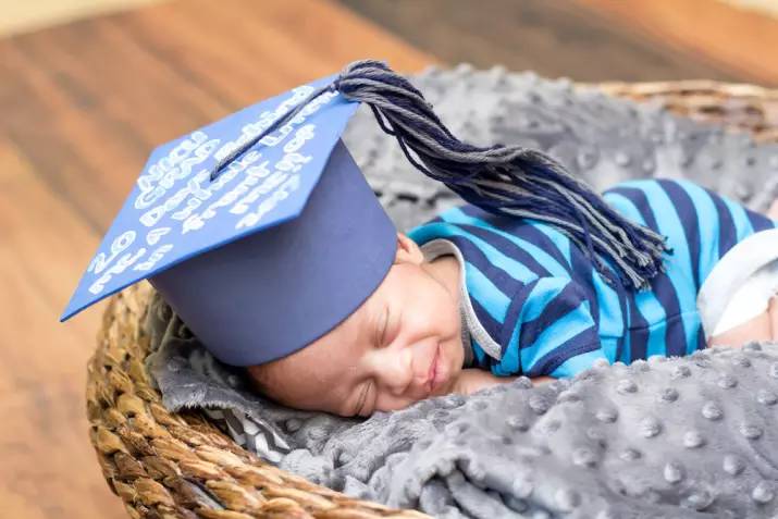 Nurses Are Holding Graduation Ceremonies For Babies Leaving The NICU 5