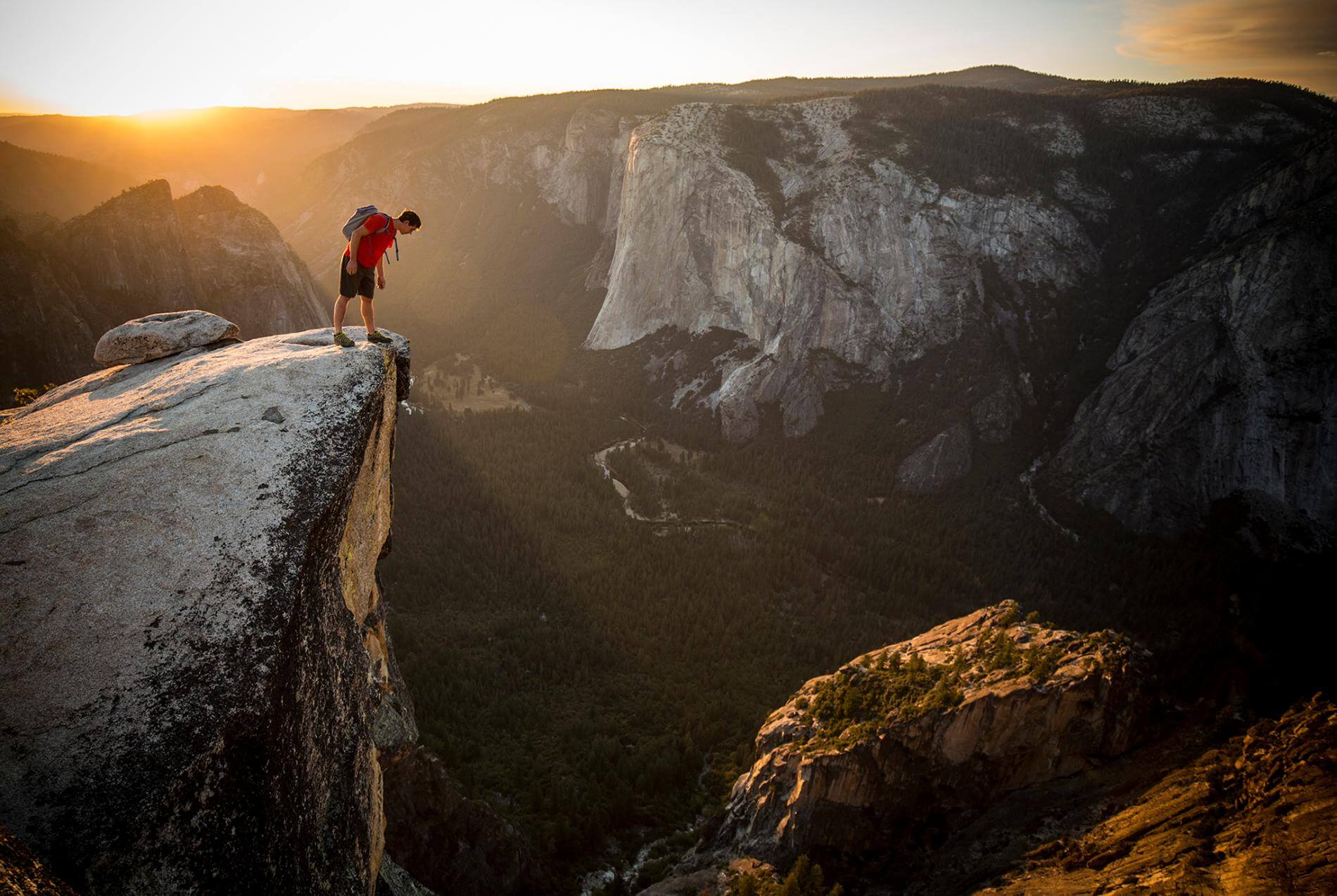 Alex Honnold Made History As The First Ever To Scale Yosemite And Its 3000 Ft El Capitan