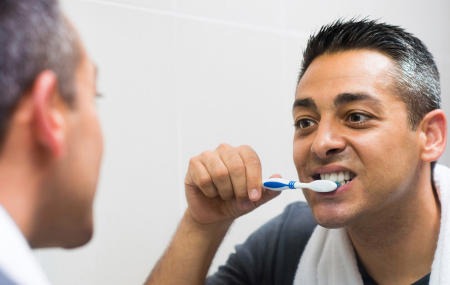 man-brushing-teeth
