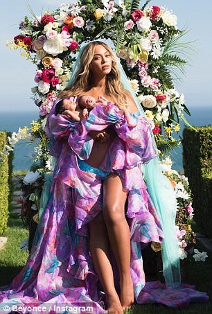 Irish mother of twins replicates Beyonce baby reveal photo (1)