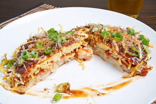 Okonomiyaki pizza