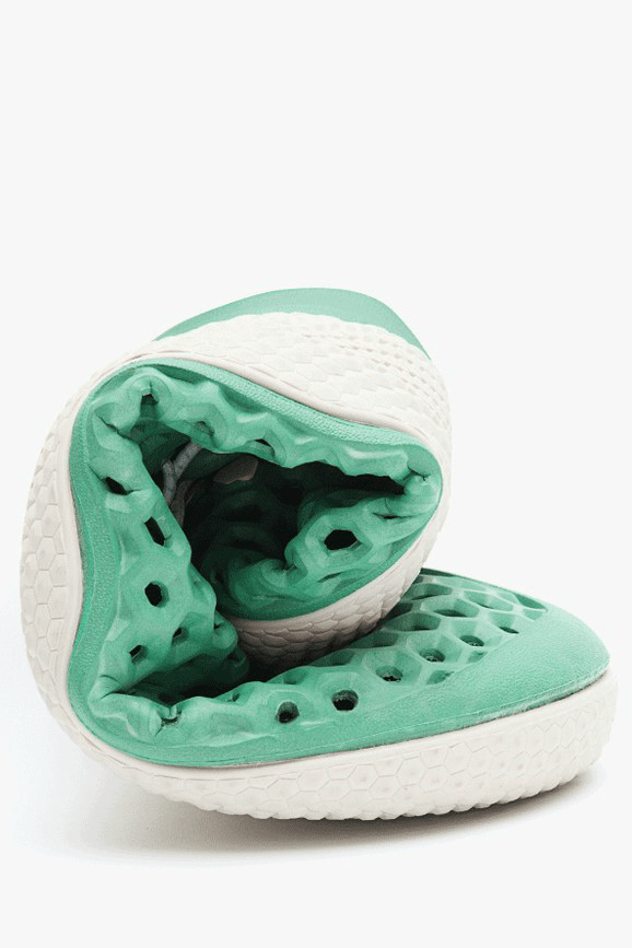 Sustainable Sneakers made of algae 2