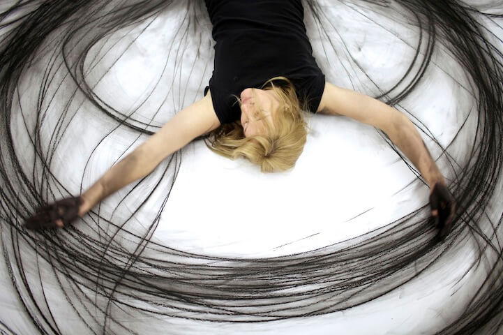 Artist Heather Hansen Dancing And Physical Gestures With a Charcoal In Her Hands Creates The Most Mesmerizing Art Pieces We Ever Saw 4