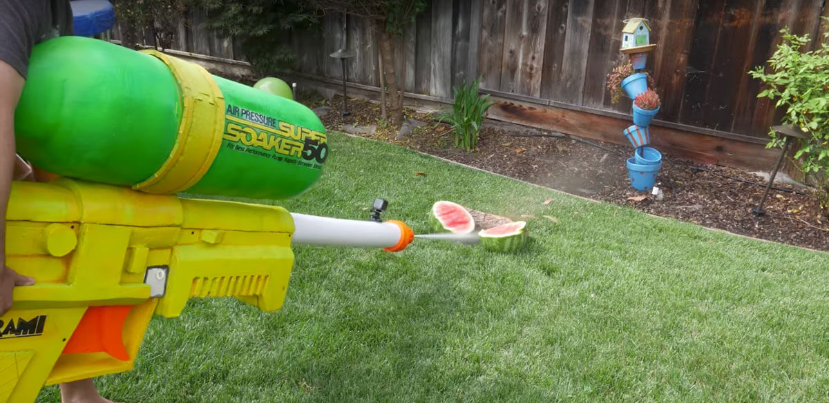 Biggest Super Soaker Gun 4 (1)