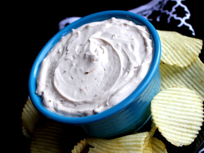 rsz_creamy-onion-chip-dip-from-jamie-cooks-it-up1