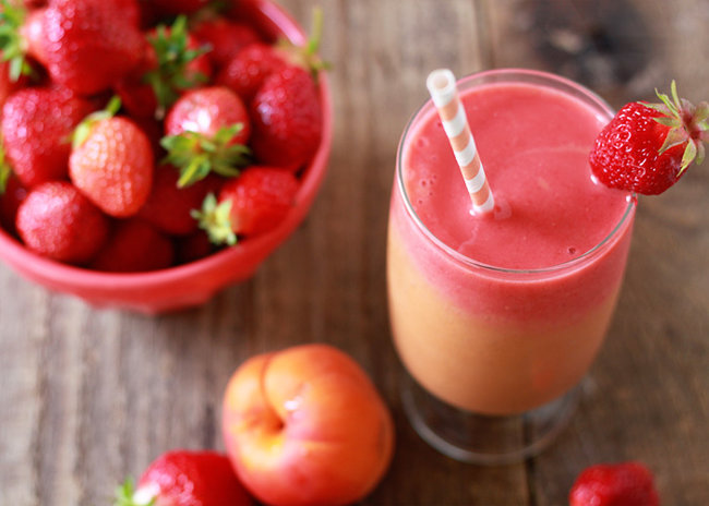 rsz_strawberry-apricot-sunrise-smoothie-1