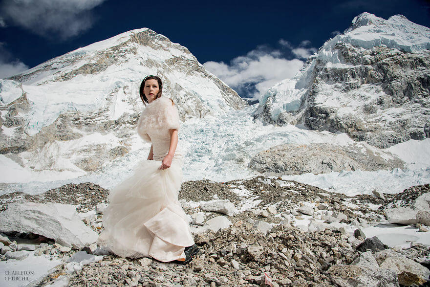 couple gets married on mount everest 11 (1)