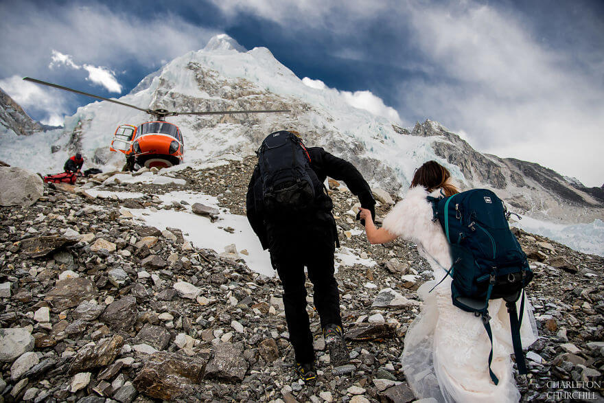 couple gets married on mount everest 18 (1)