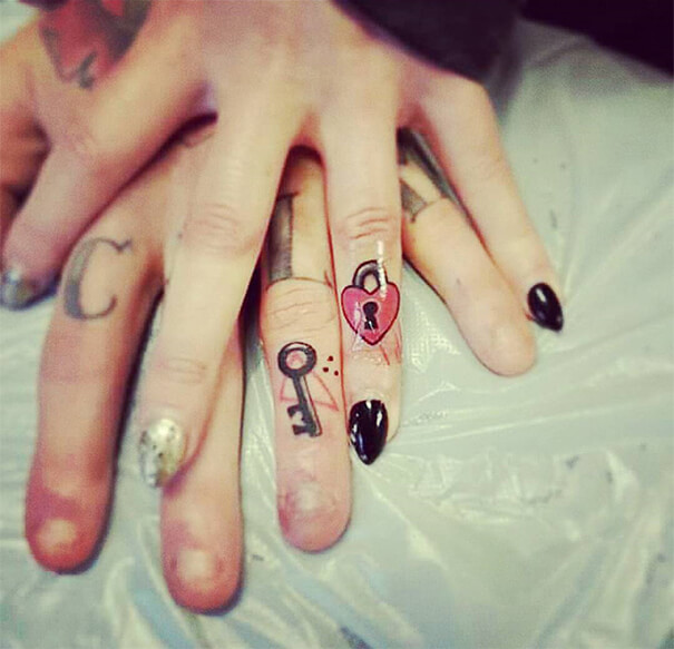 finger tattoos 41 (1)