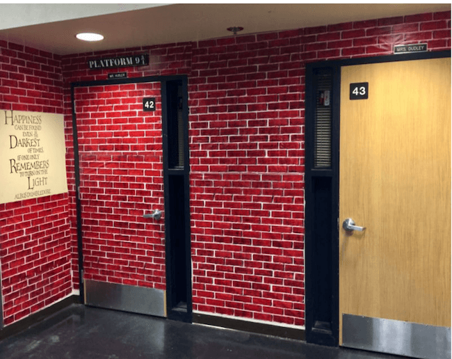 teacher transforms classroom into harry potter theme world 1 (1)