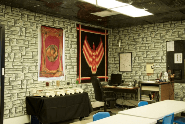 teacher transforms classroom into harry potter theme world 13 (1)