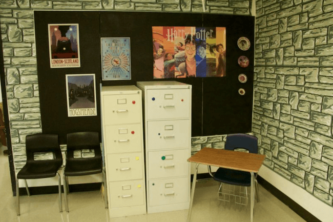 teacher transforms classroom into harry potter theme world 23 (1)