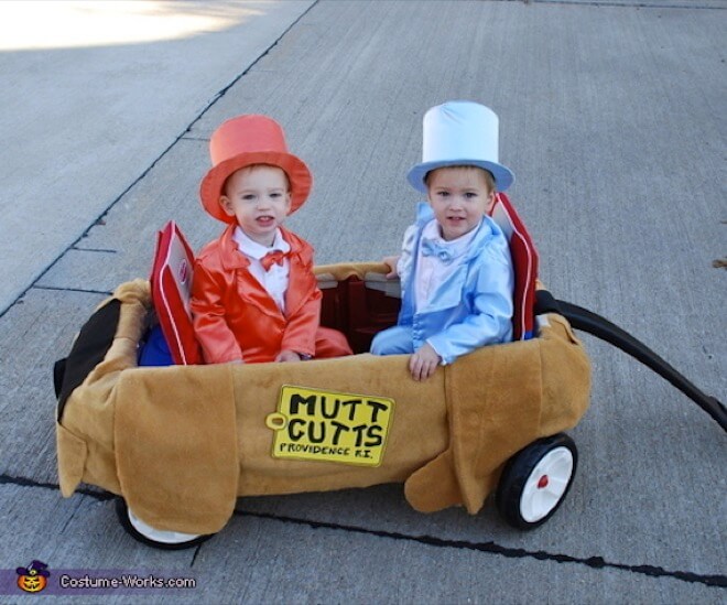 24 Twins Halloween Costume Ideas That Are So Good Theyre Spooky 8370