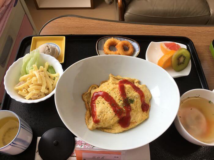 woman giving birth in japan shows amazing hospital food (1)