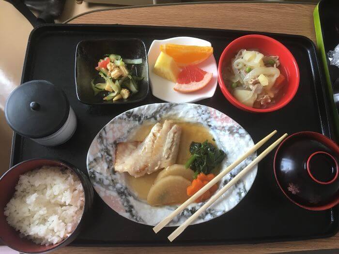 woman giving birth in japan shows amazing hospital food 11 (1)