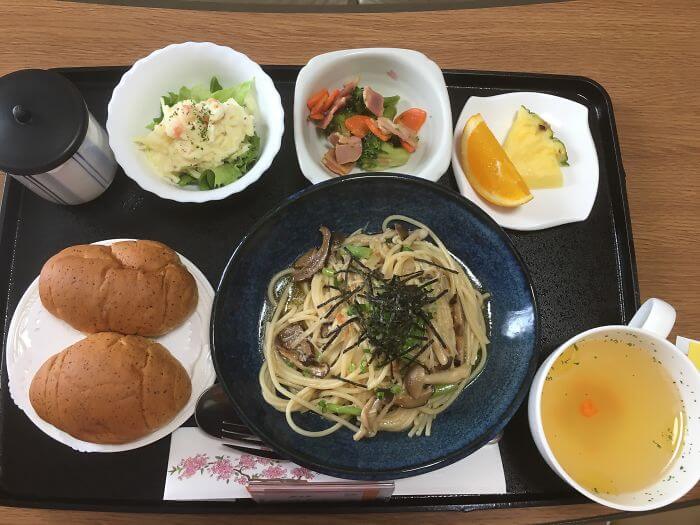 woman giving birth in japan shows amazing hospital food 2 (1)