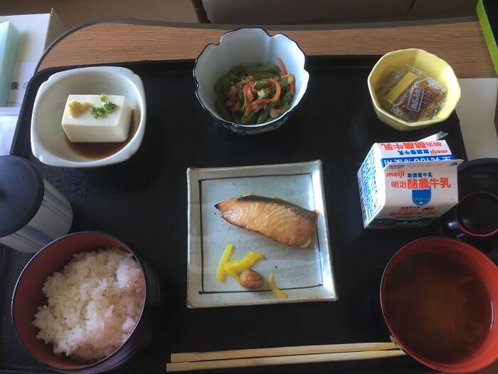 woman giving birth in japan shows amazing hospital food 4 (1)