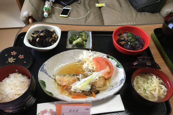 woman giving birth in japan shows amazing hospital food 9 (1)