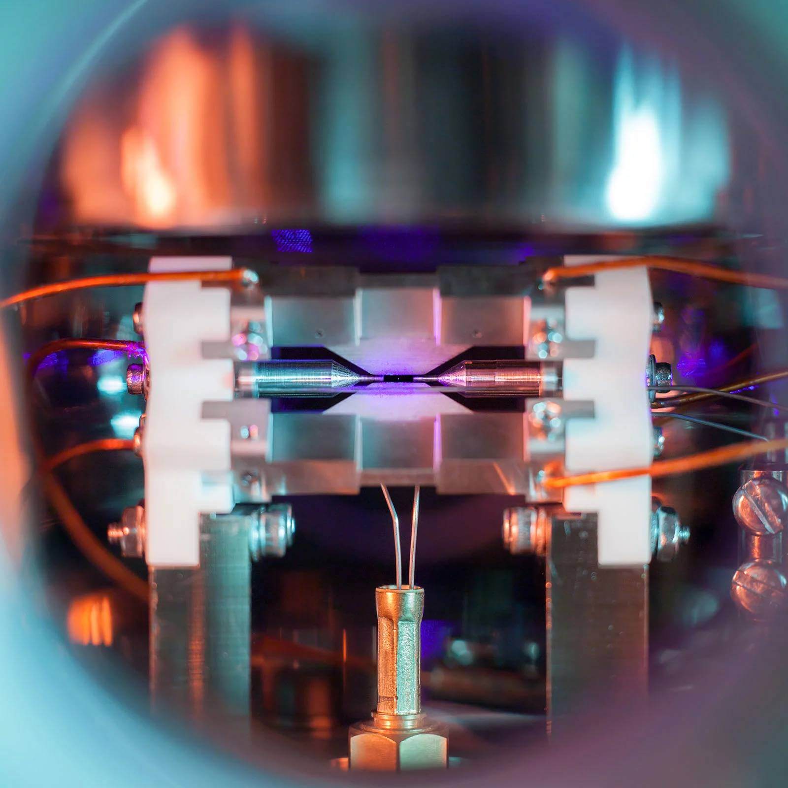 Picture of a Single Atom 1 (1)