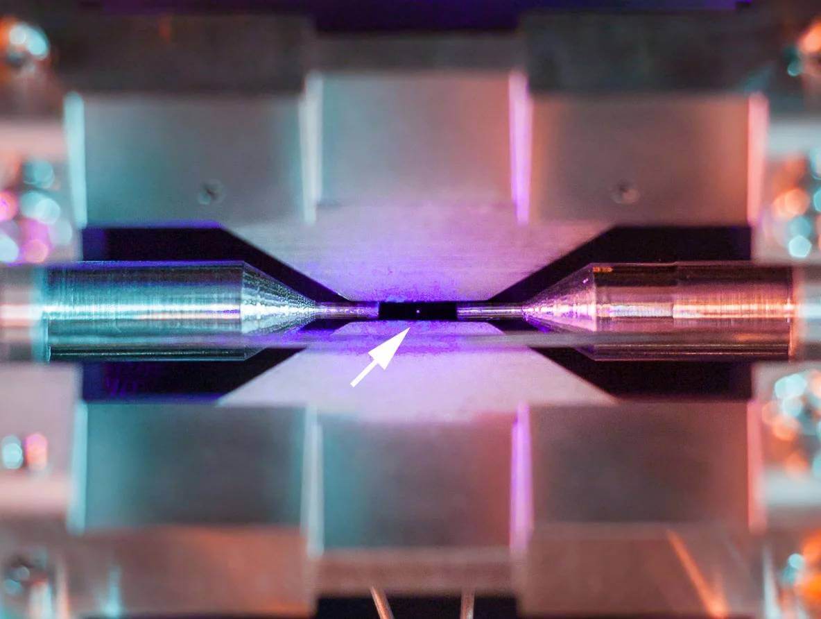 Picture of a Single Atom 2 (1)