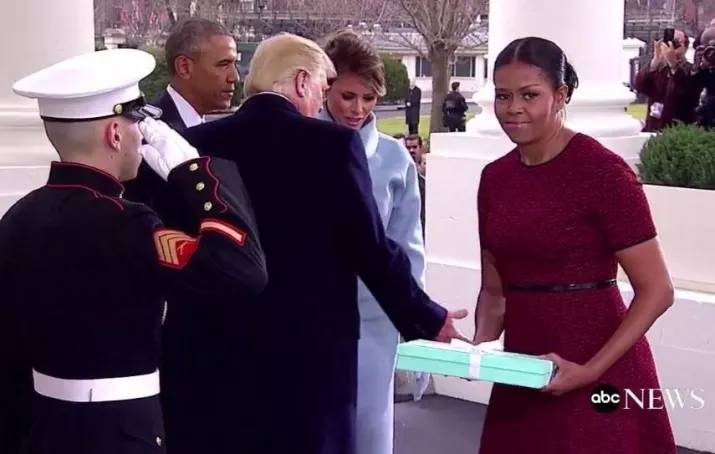 melania trump mystery gift to michelle obama 2