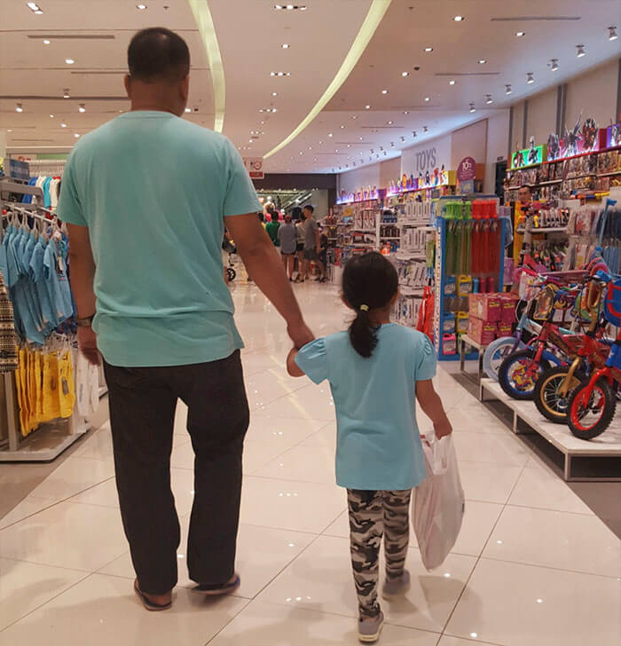 Father And Daughter Holding Hands Over The Years The Touching Pics