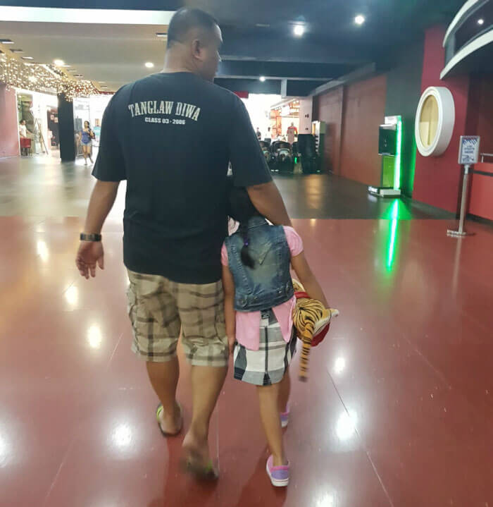 Father And Daughter Holding Hands Over The Years The Touching Pics 