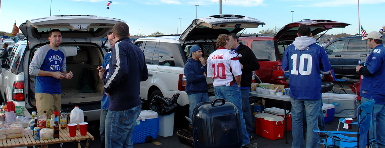 why do people tailgate in sporting events (1)