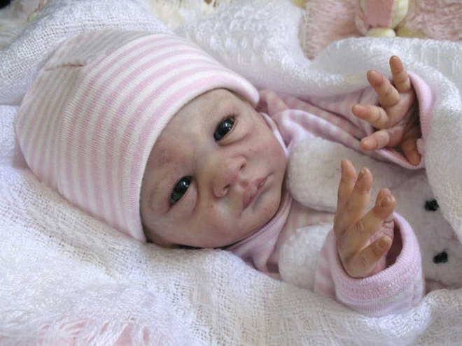 15 Creepy Baby Dolls That Are So Realistic They Can Play In Movies