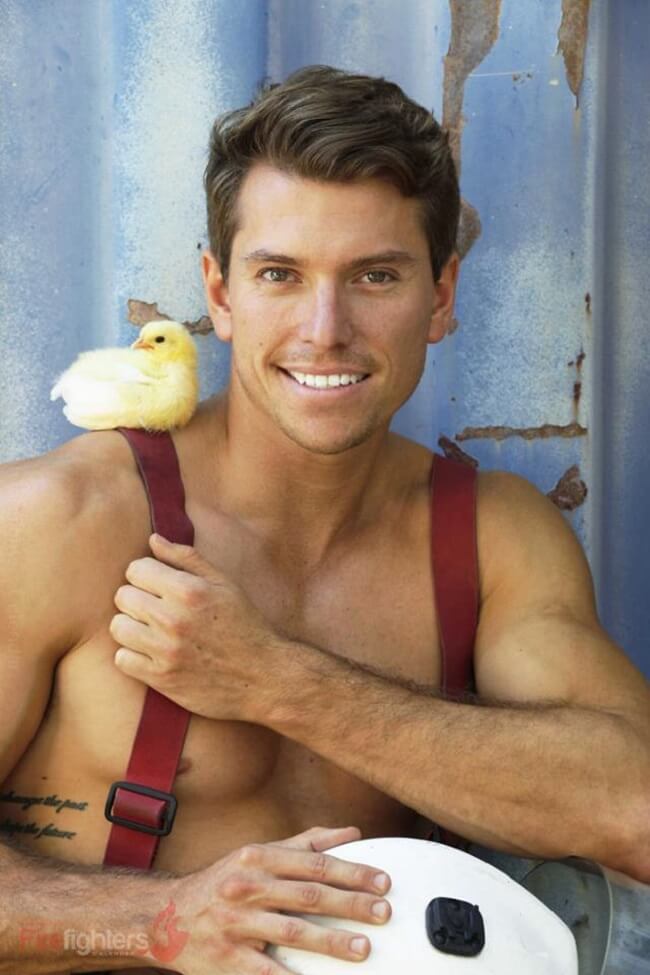 australian-firefighter-pose-with-animals-2019_15