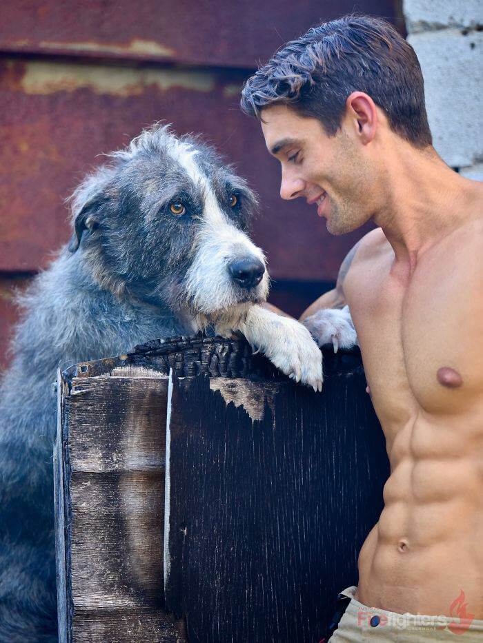 australian-firefighter-pose-with-animals-2019_16